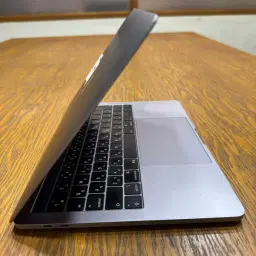Apple MacBook Pro 2018 (Used) Intel Core i5 8/512 | 261 Cycles | Space Grey - Code: RNMB0019 4