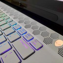 Alienware M15 R2 Laptop | i7-9th | 16 GB | 256 GB Nvme SSD | 15.6" FHD Screen 144Hz 3